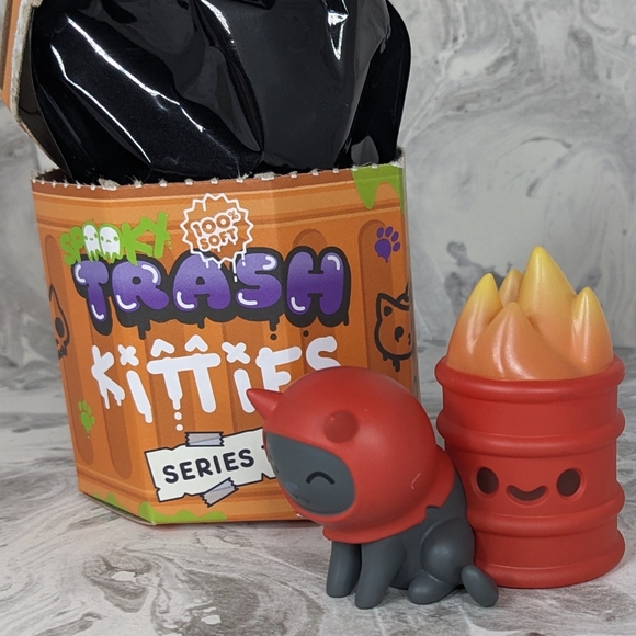 100% Soft Dumpster Fire Trash Kitties Open Blind Box, Devil Kitty, New - Picture 3 of 4